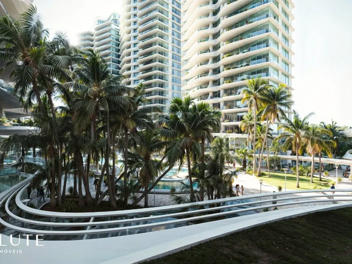 Penthouse à venda com 4 suítes na Praia Brava