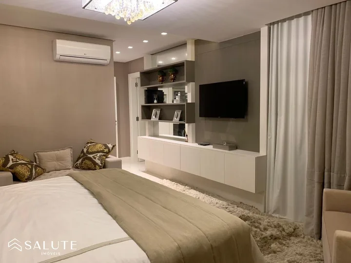 Apartamento à venda com 6 suítes na Barra Sul