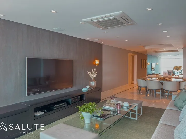 Apartamento á venda 3 suítes no Centro