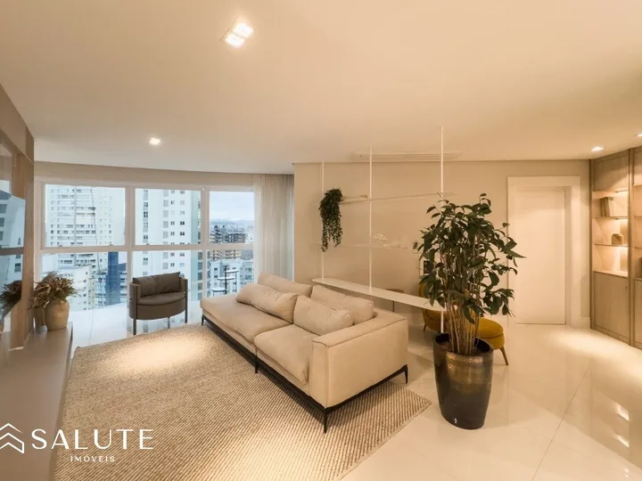 Apartamento à venda com 3 suítes Barra Sul