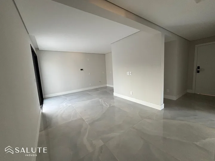 Apartamento à venda com 3 suítes na Praia Brava