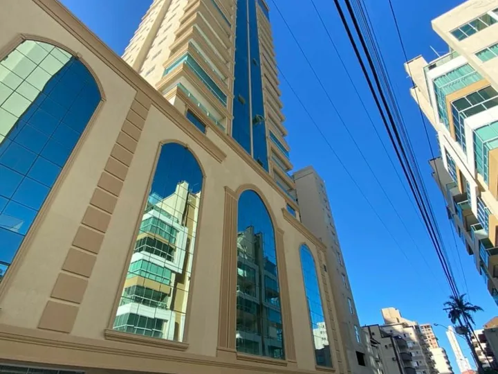Apartamento em Itapema, 3 suítes sendo 1 master.