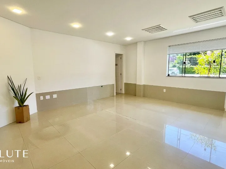 Sala comercial aluguel anual no Ariribá