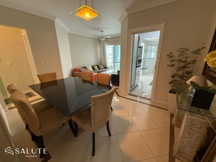 Apartamento à venda com 2 suítes na Barra Sul