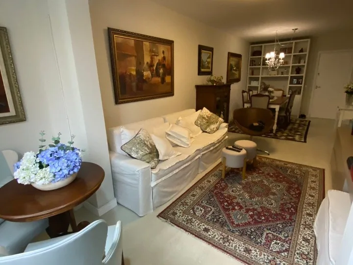 Excelente Apartamento na Quadra Mar
