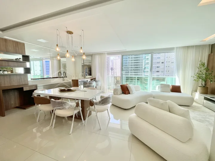 Apartamento aluguel 4 suítes no Centro