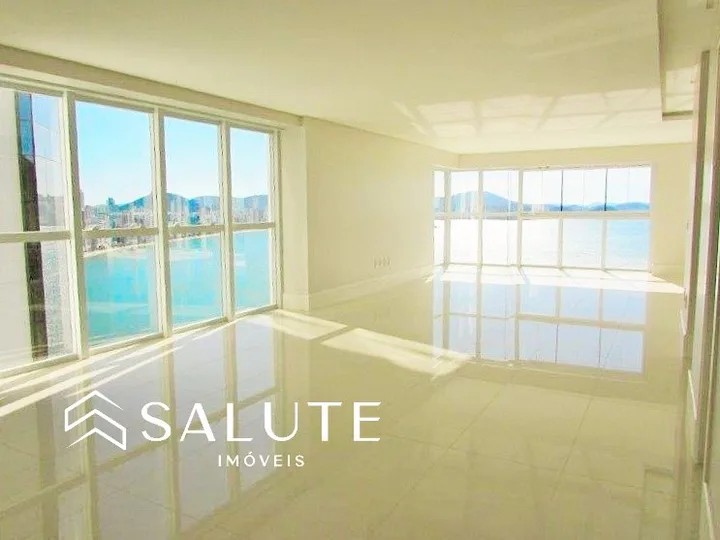 Apartamento com 4 Suítes frente mar em Balneário