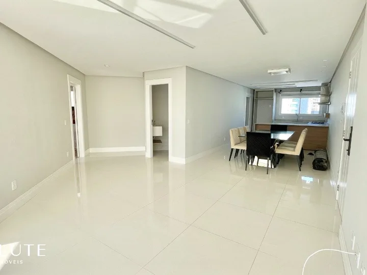 Apartamento aluguel anual com 3 suítes Barra Sul.