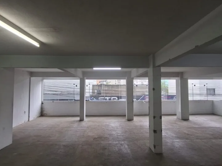 Sala comercial aluguel anual nas Nações.