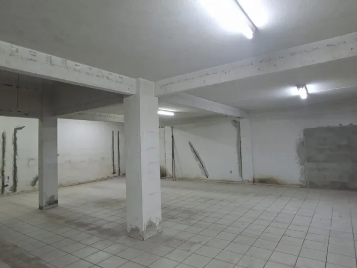 Sala comercial aluguel anual nas Nações.