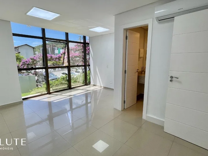 Sala comercial aluguel anual no Ariribá