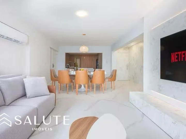 Apartamento á Venda 4 Dormitórios no Centro