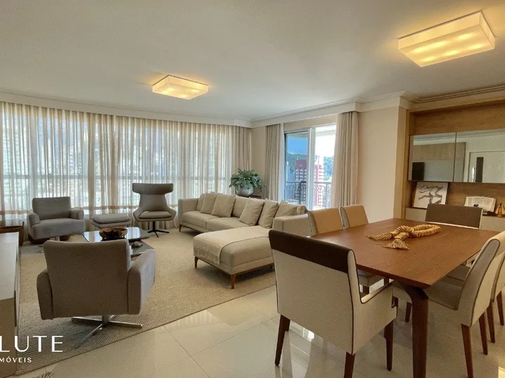 Apartamento à venda com 3 suítes no Centro