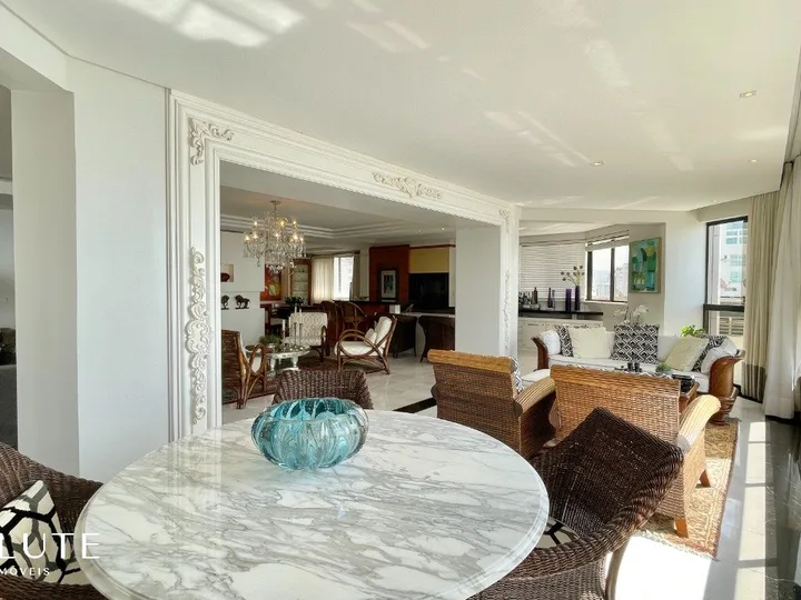 Apartamento aluguel anual com 4 suítes Barra Sul