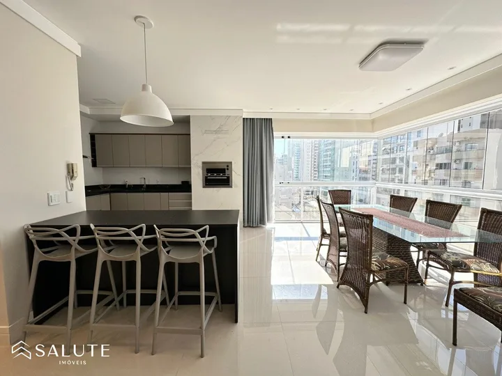 Apartamento à venda 3 suítes Localizado no centro