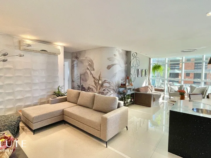 Apartamento à venda 3 suítes na Barra Sul
