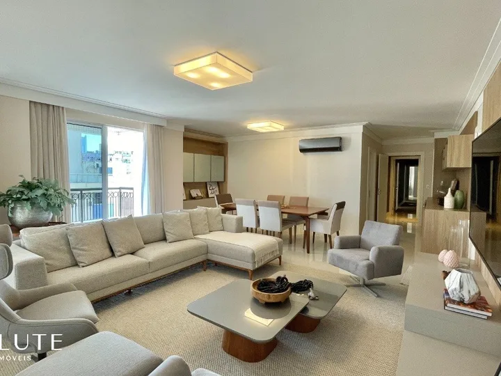 Apartamento à venda com 3 suítes no Centro