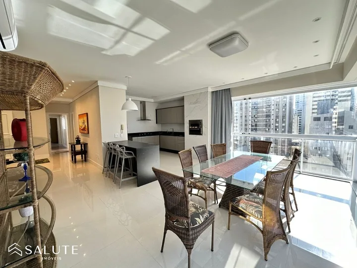 Apartamento à venda 3 suítes Localizado no centro