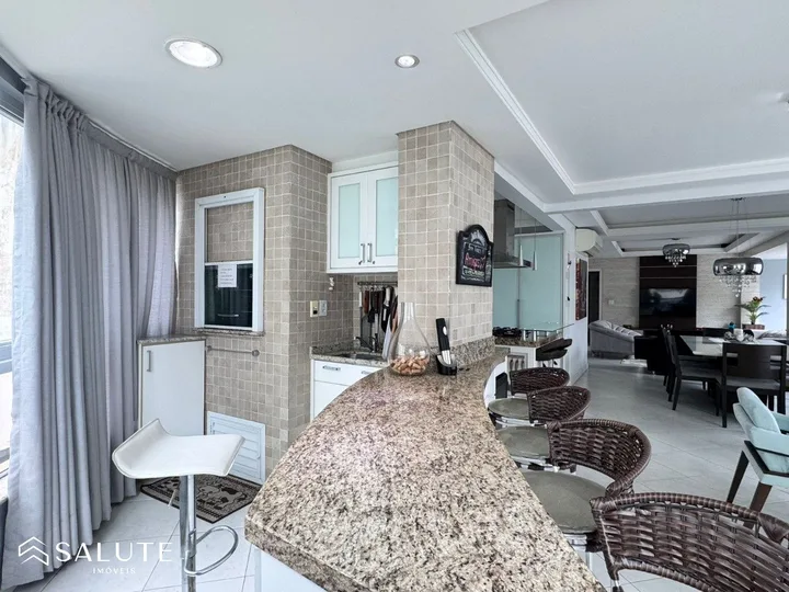 Apartamento 3 dormitórios em Centro Balneário Camboriú