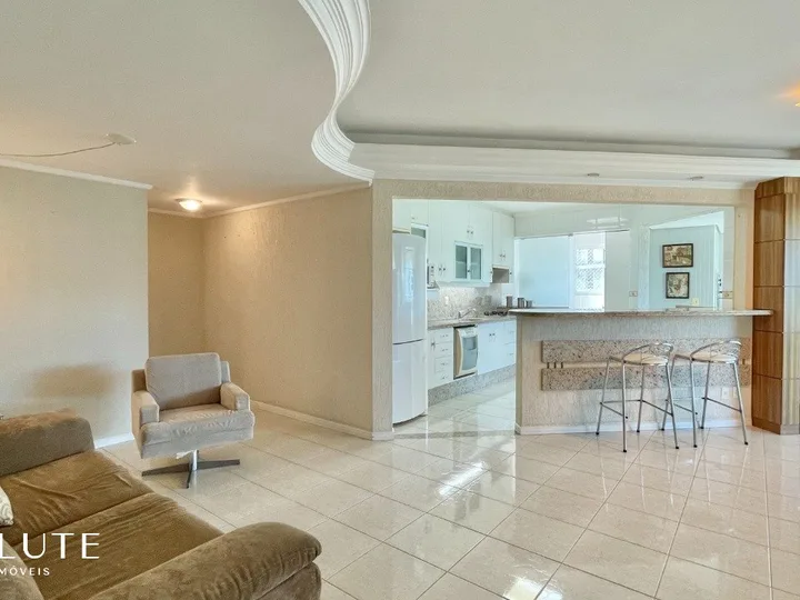 Apartamento à venda com 3 dormitórios na Barra Sul