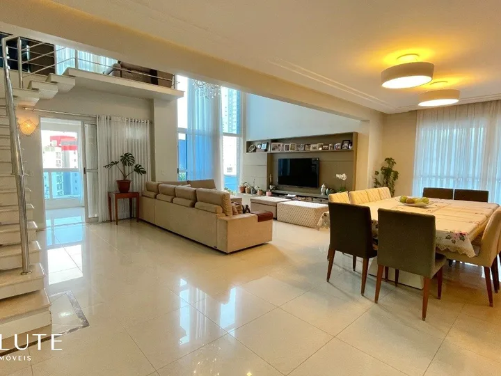 Apartamento à venda com 3 suítes no Centro