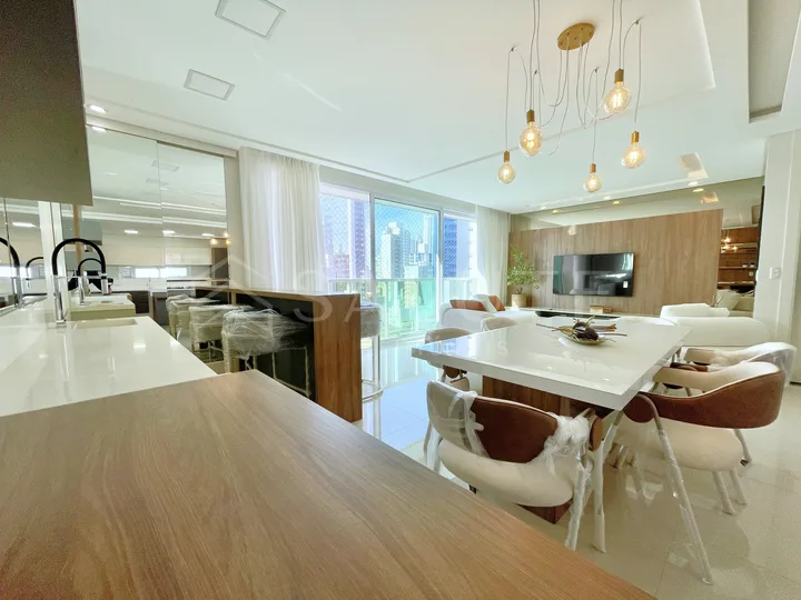 Apartamento aluguel 4 suítes no Centro